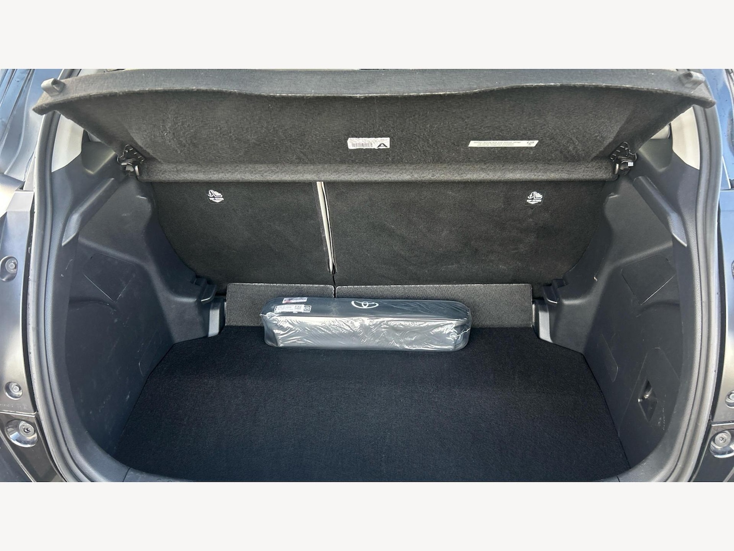 Used Toyota Yaris 2023 for sale - 76472946: Photo 17