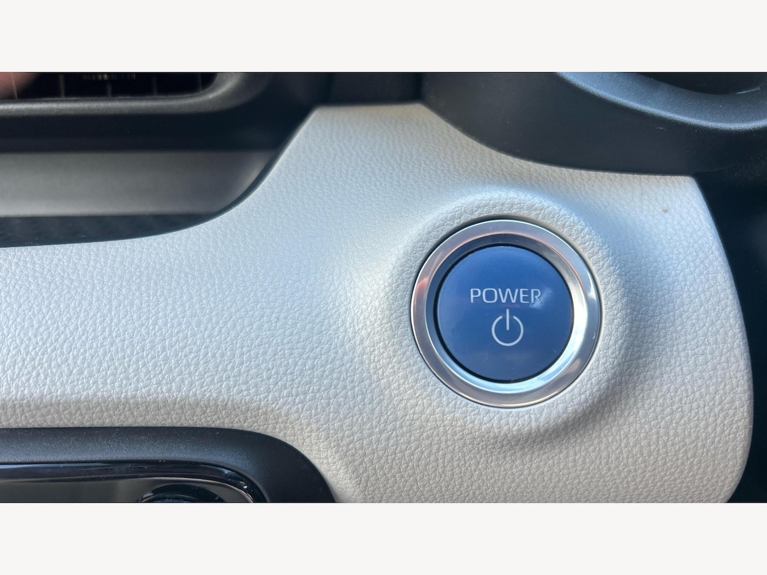 Used Toyota Yaris 2023 for sale - 76472946: Photo 32