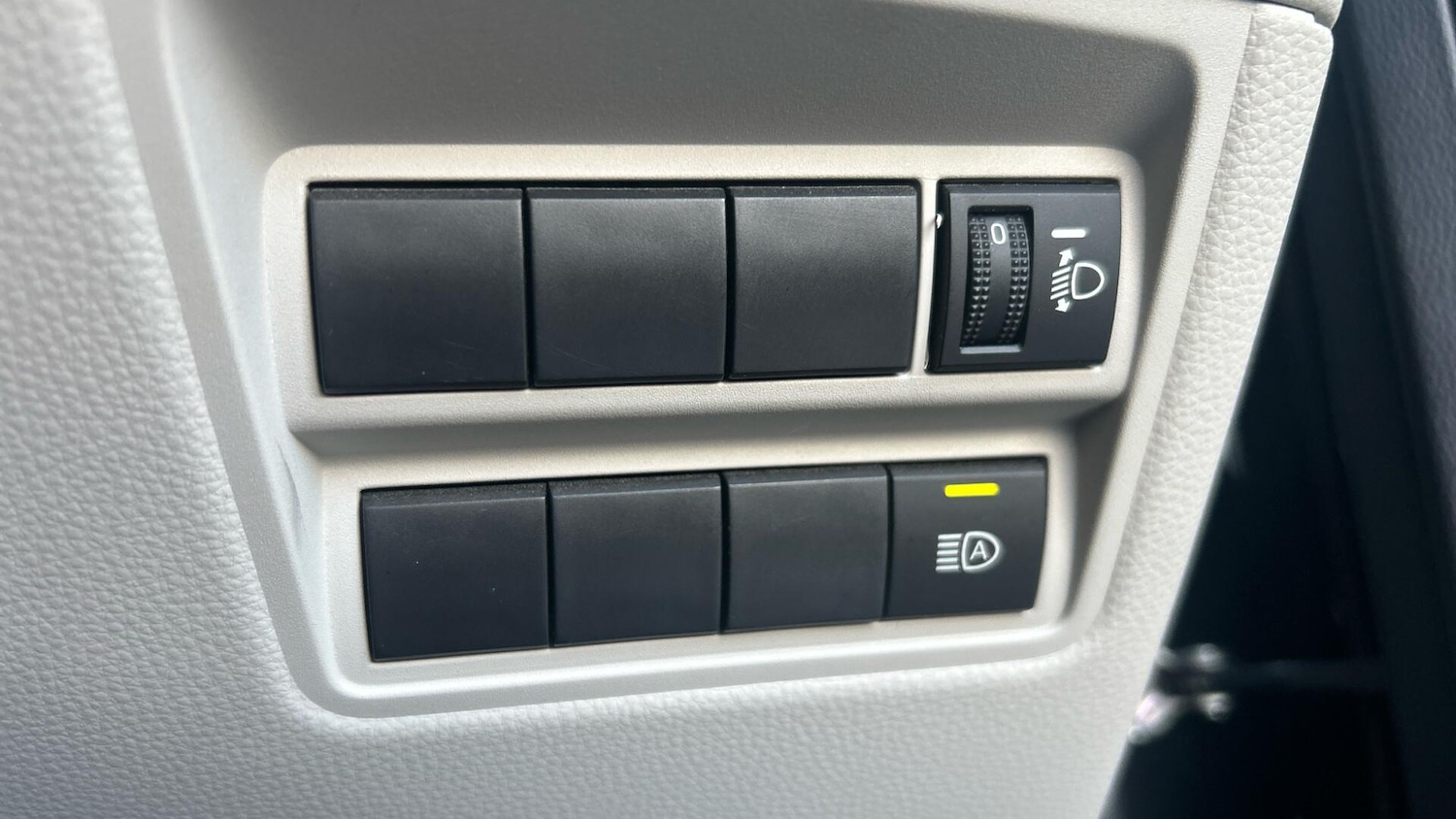 Used Toyota Yaris 2023 for sale - 76472946: Photo 33