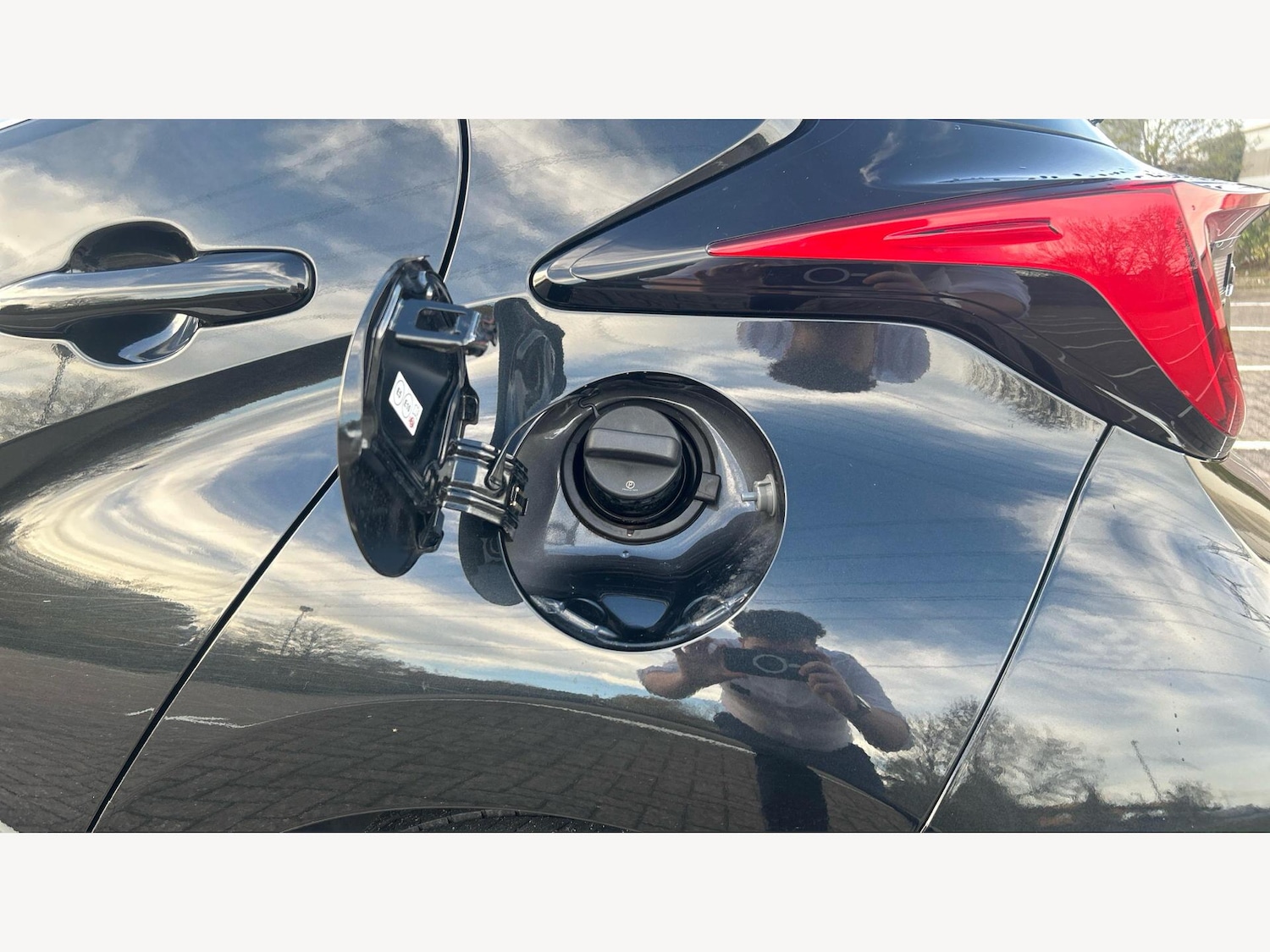 Used Toyota Yaris 2023 for sale - 76472946: Photo 7