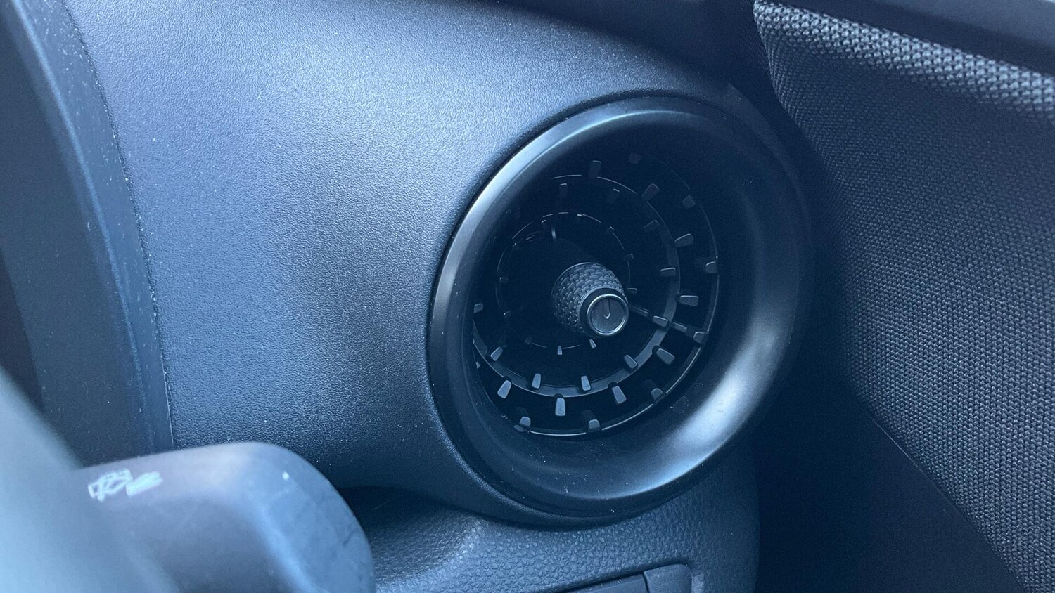 Used Toyota C-HR 2024 for sale - 77440047: Photo 34