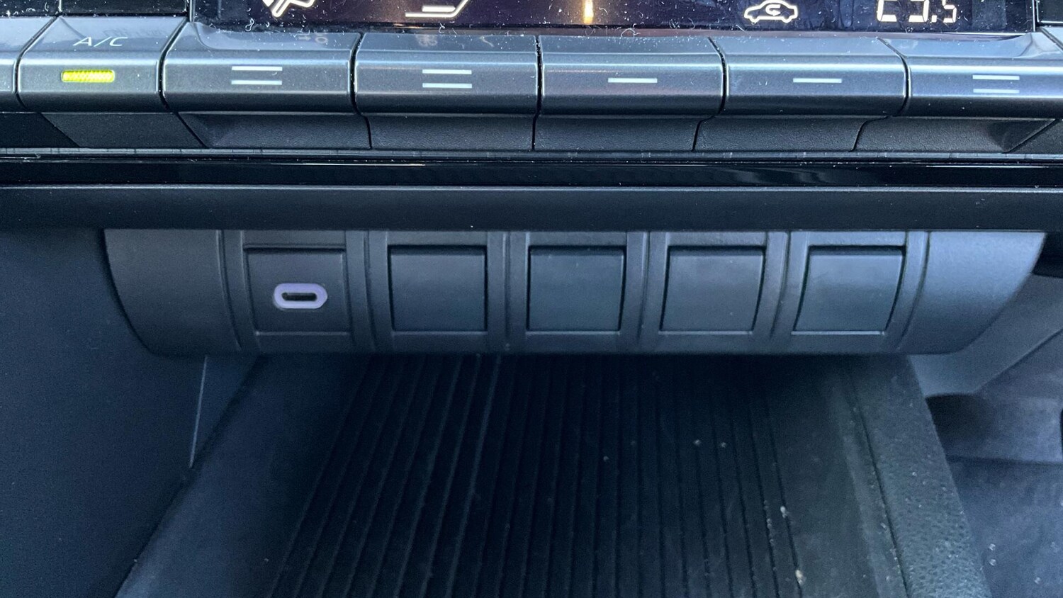 Used Toyota C-HR 2024 for sale - 77440047: Photo 42