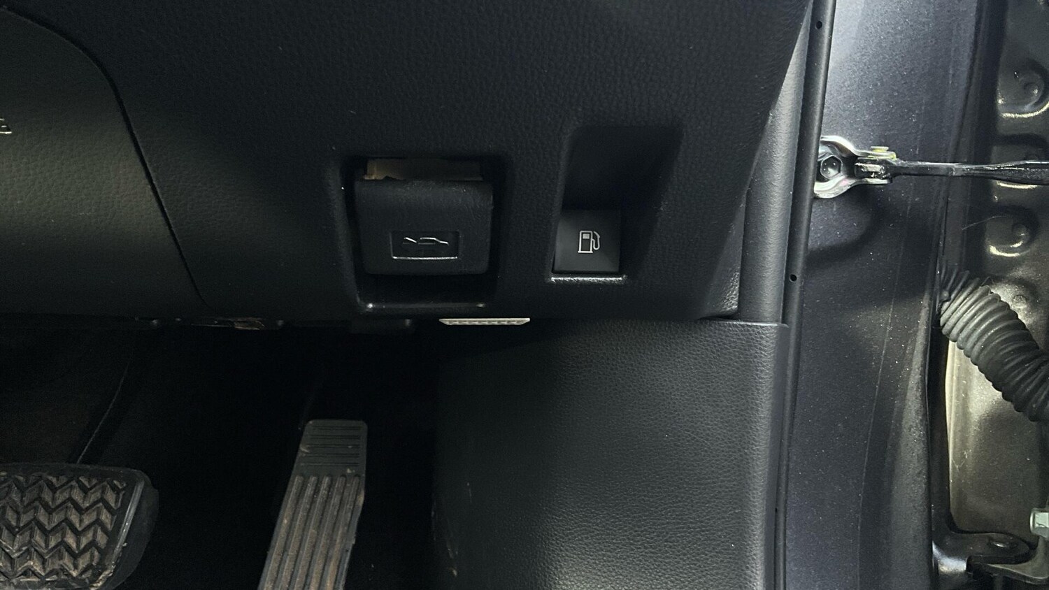 Used Toyota RAV4 for sale - 77497521: Photo 40