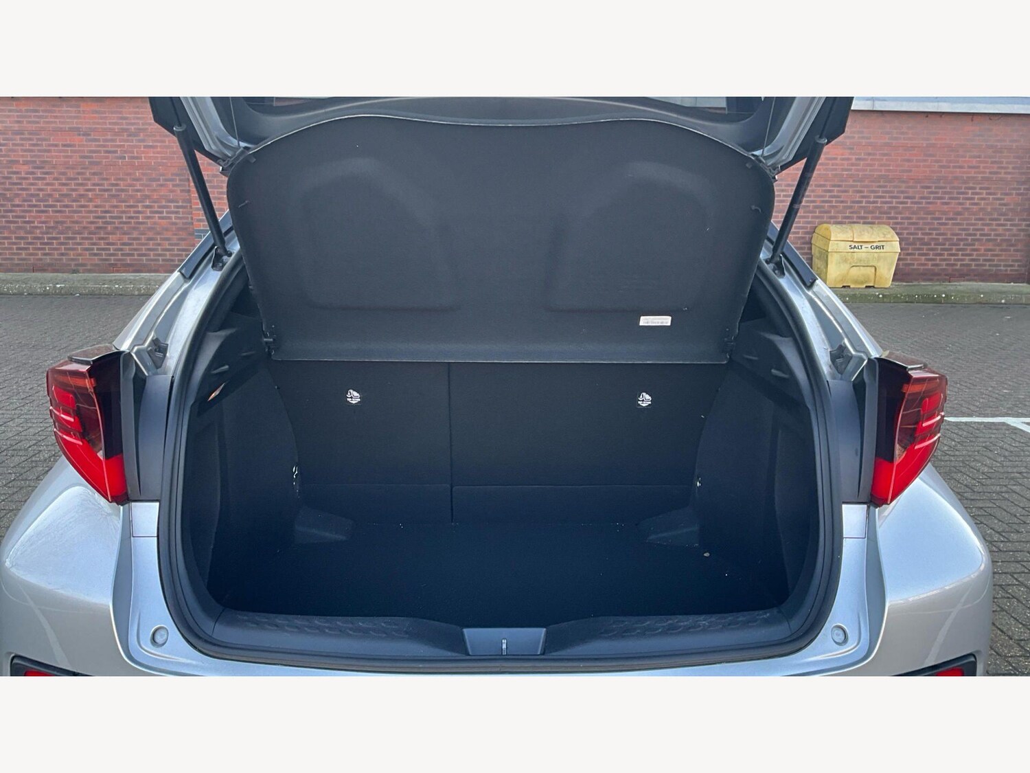 Used Toyota C-HR for sale - 77852929: Photo 16