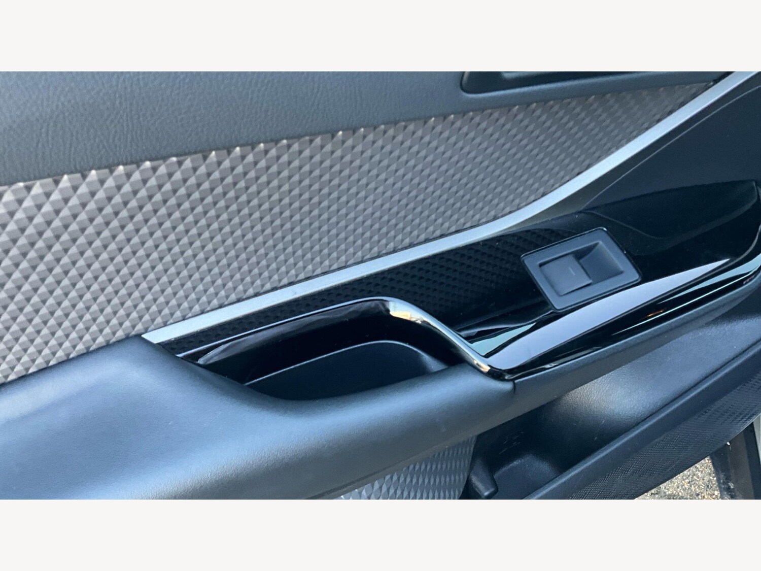 Used Toyota C-HR for sale - 77852929: Photo 27