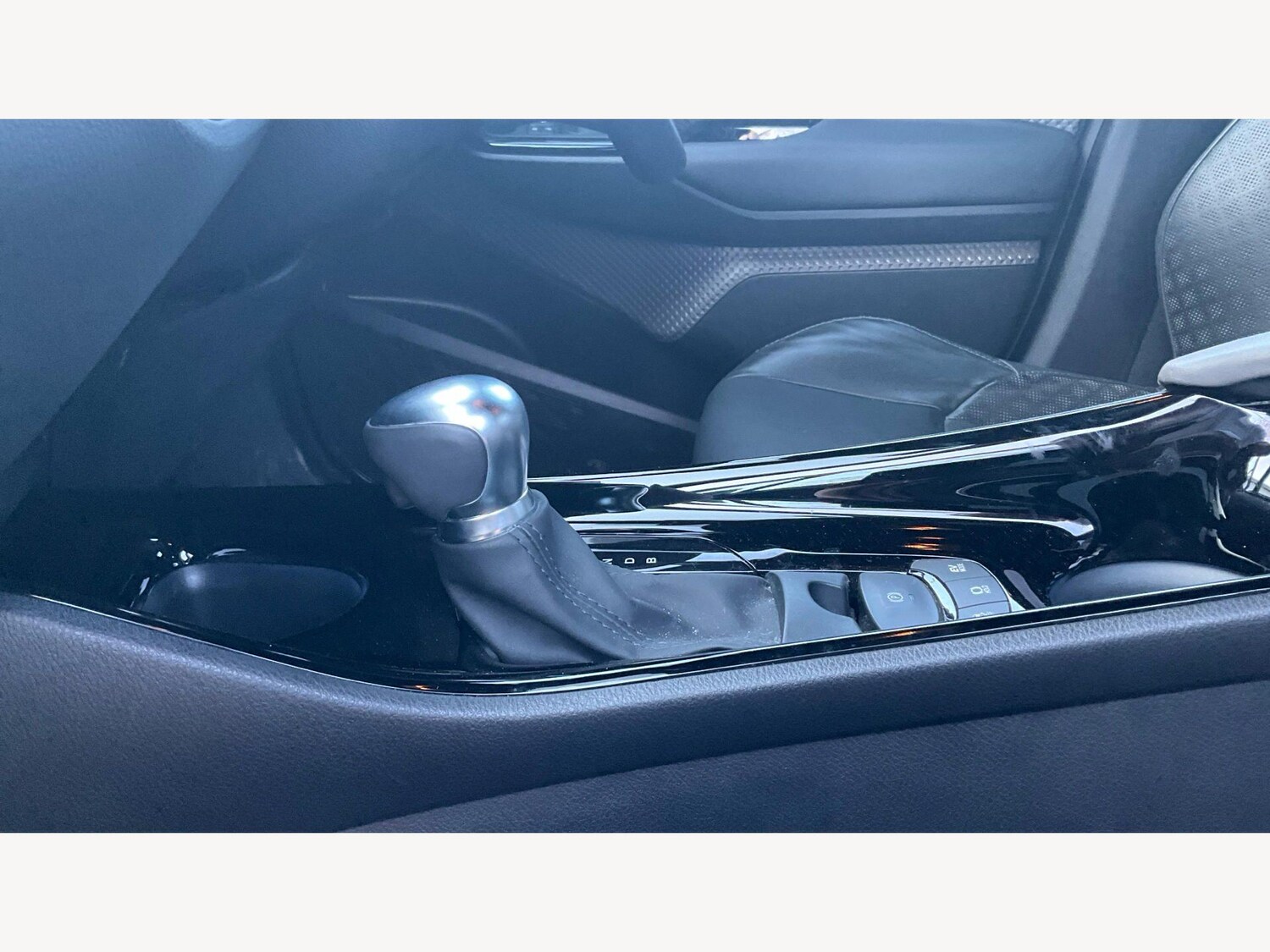 Used Toyota C-HR for sale - 77852929: Photo 28