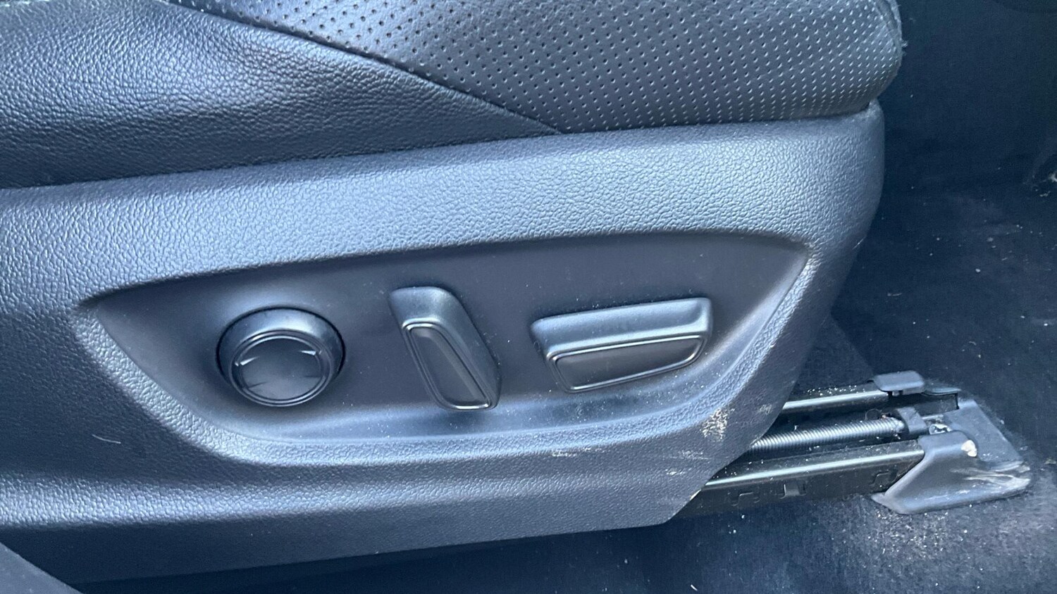 Used Toyota C-HR for sale - 77852929: Photo 40