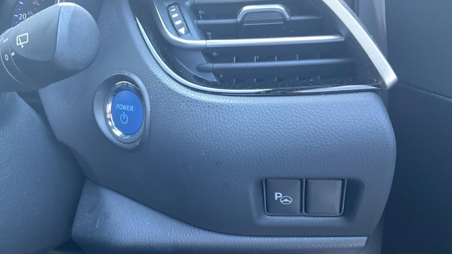 Used Toyota C-HR for sale - 77852929: Photo 41