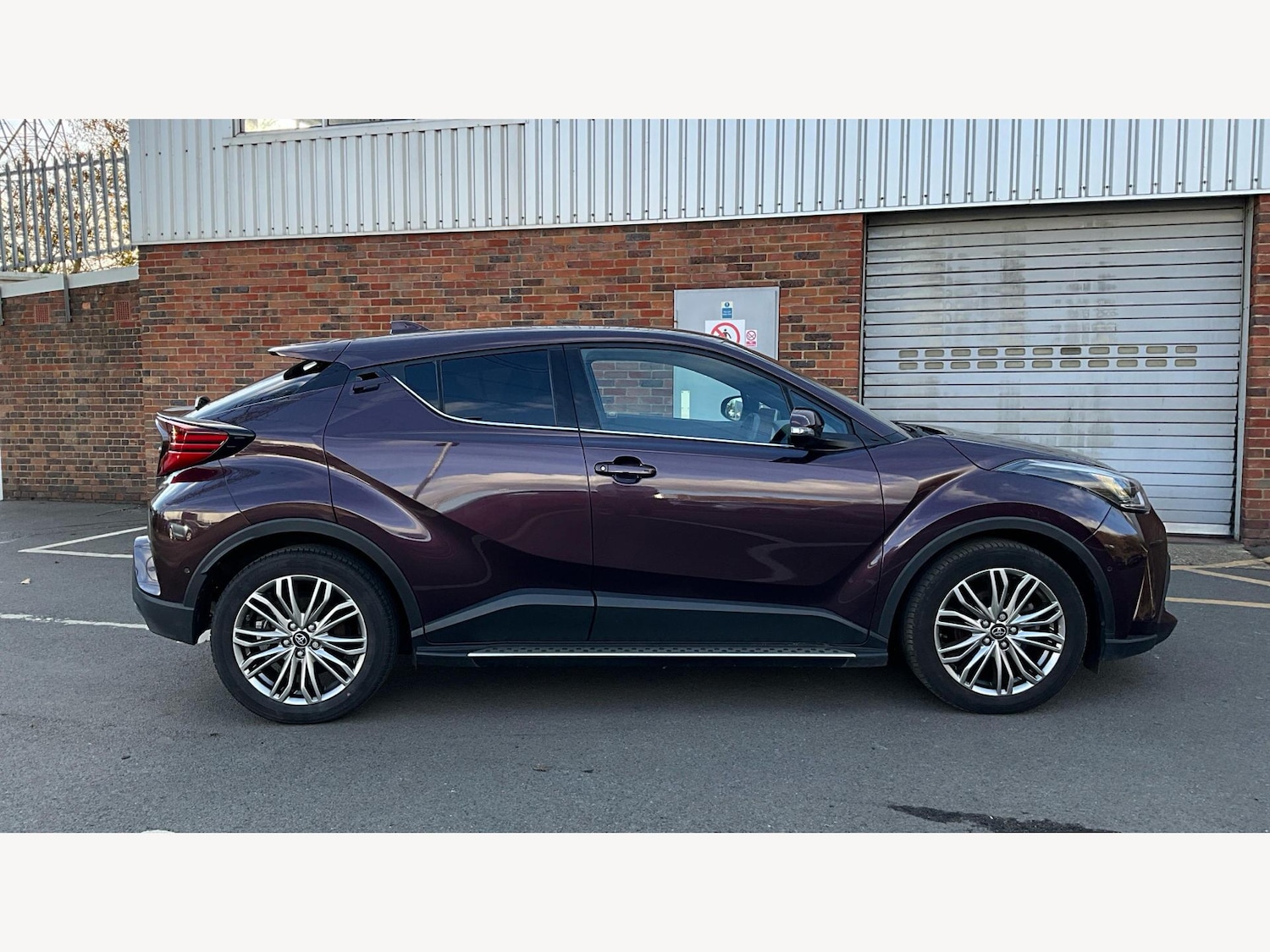 Used Toyota C-HR 2023 for sale - 76781651: Photo 18