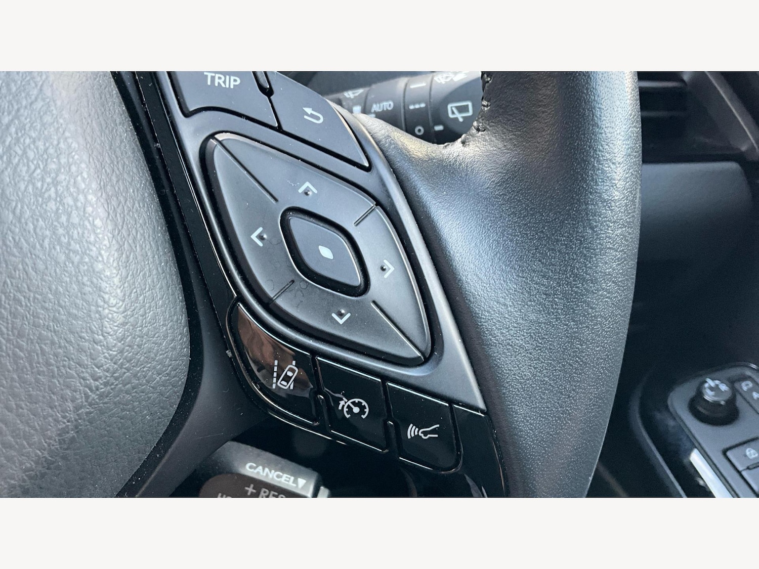 Used Toyota C-HR 2023 for sale - 76781651: Photo 29