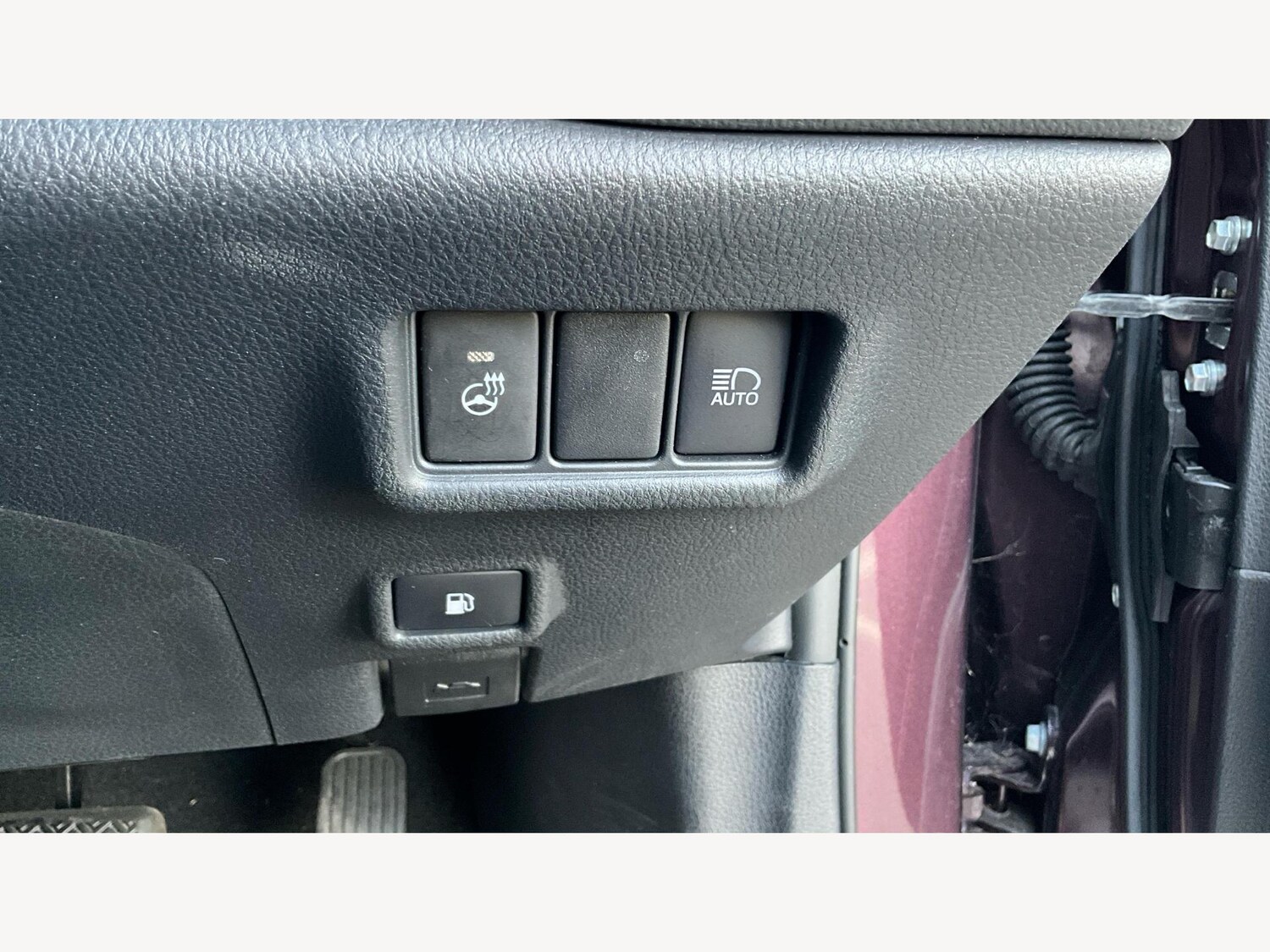 Used Toyota C-HR 2023 for sale - 76781651: Photo 32