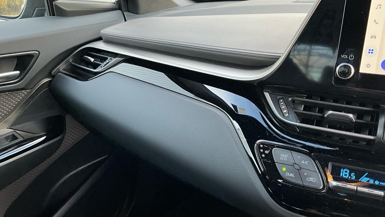 Used Toyota C-HR 2023 for sale - 76781651: Photo 33