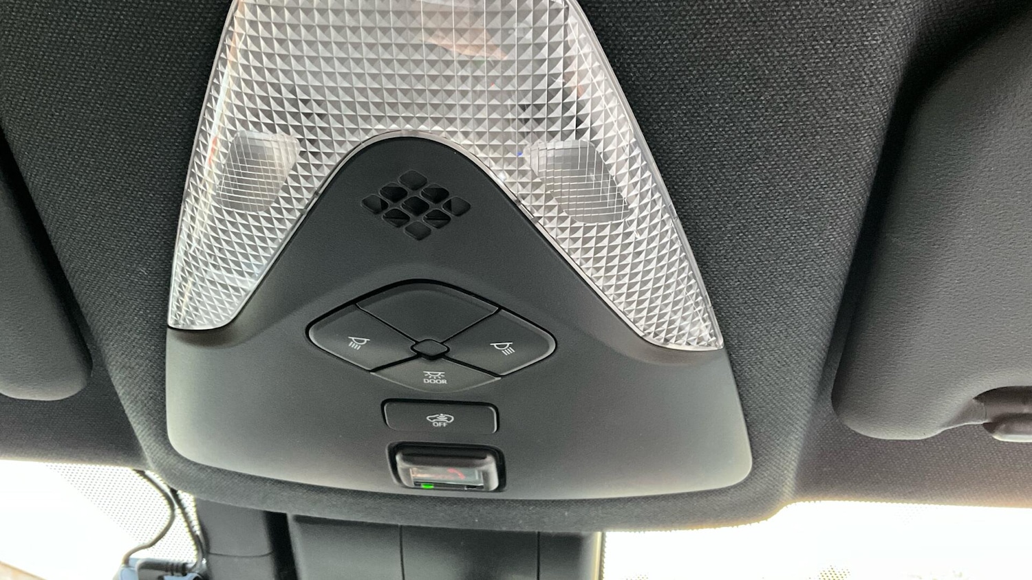 Used Toyota C-HR 2023 for sale - 76781651: Photo 35