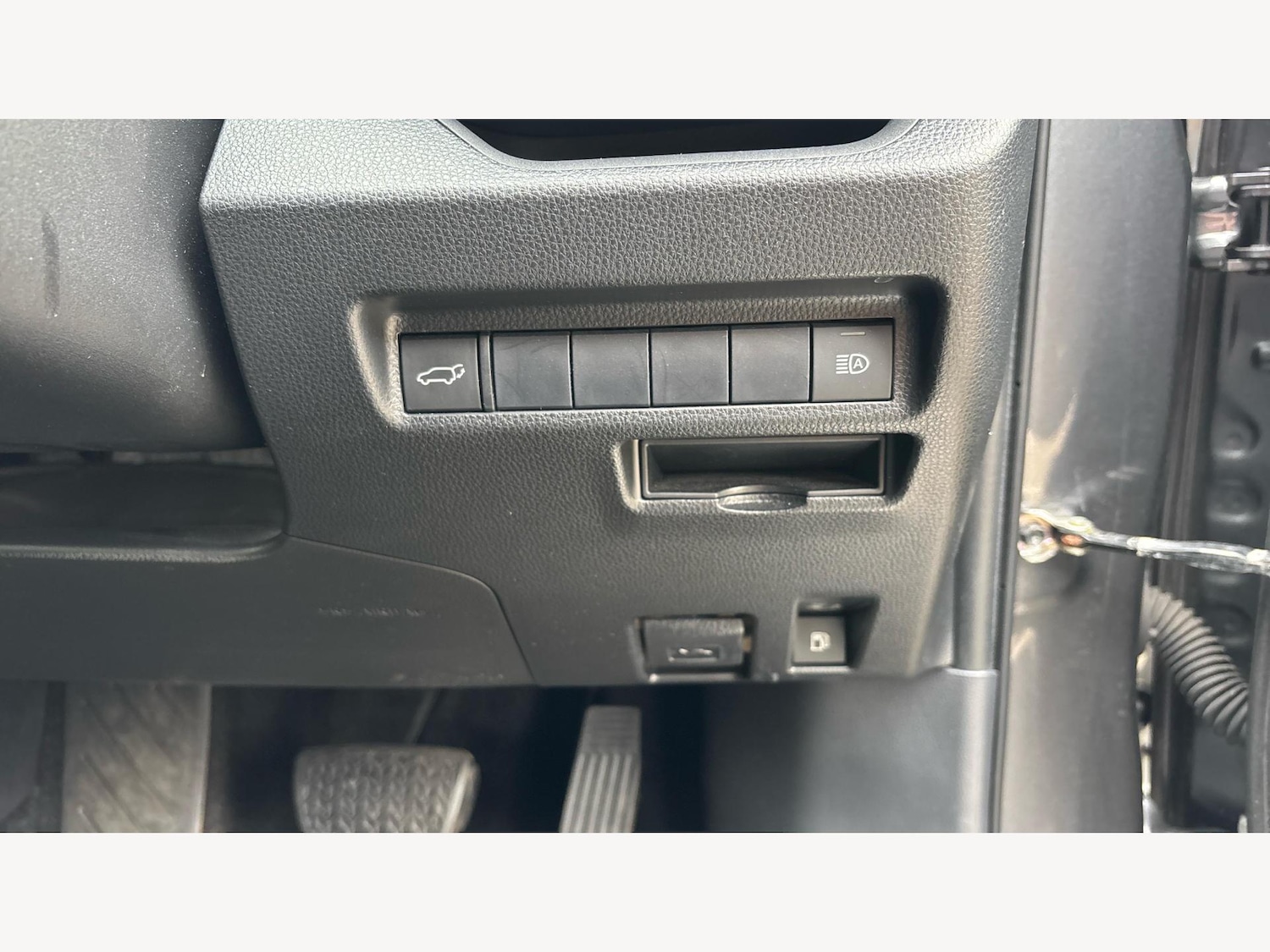 Used Toyota RAV4 2020 for sale - 76432005: Photo 26