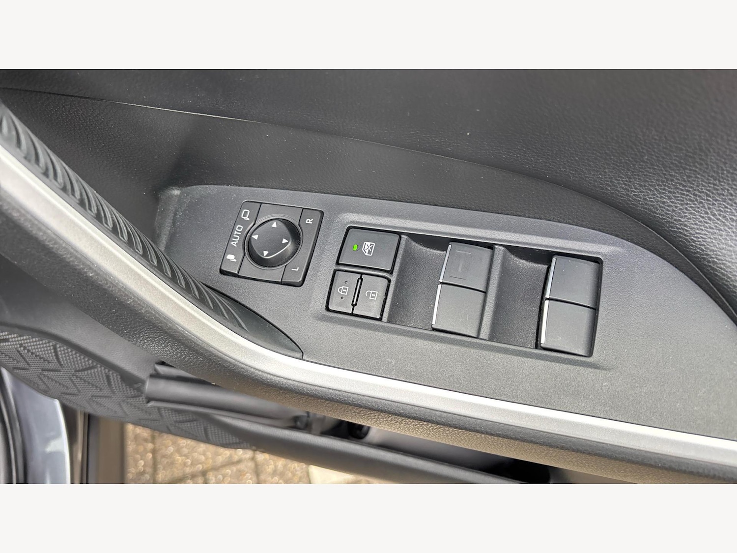 Used Toyota RAV4 2020 for sale - 76432005: Photo 28