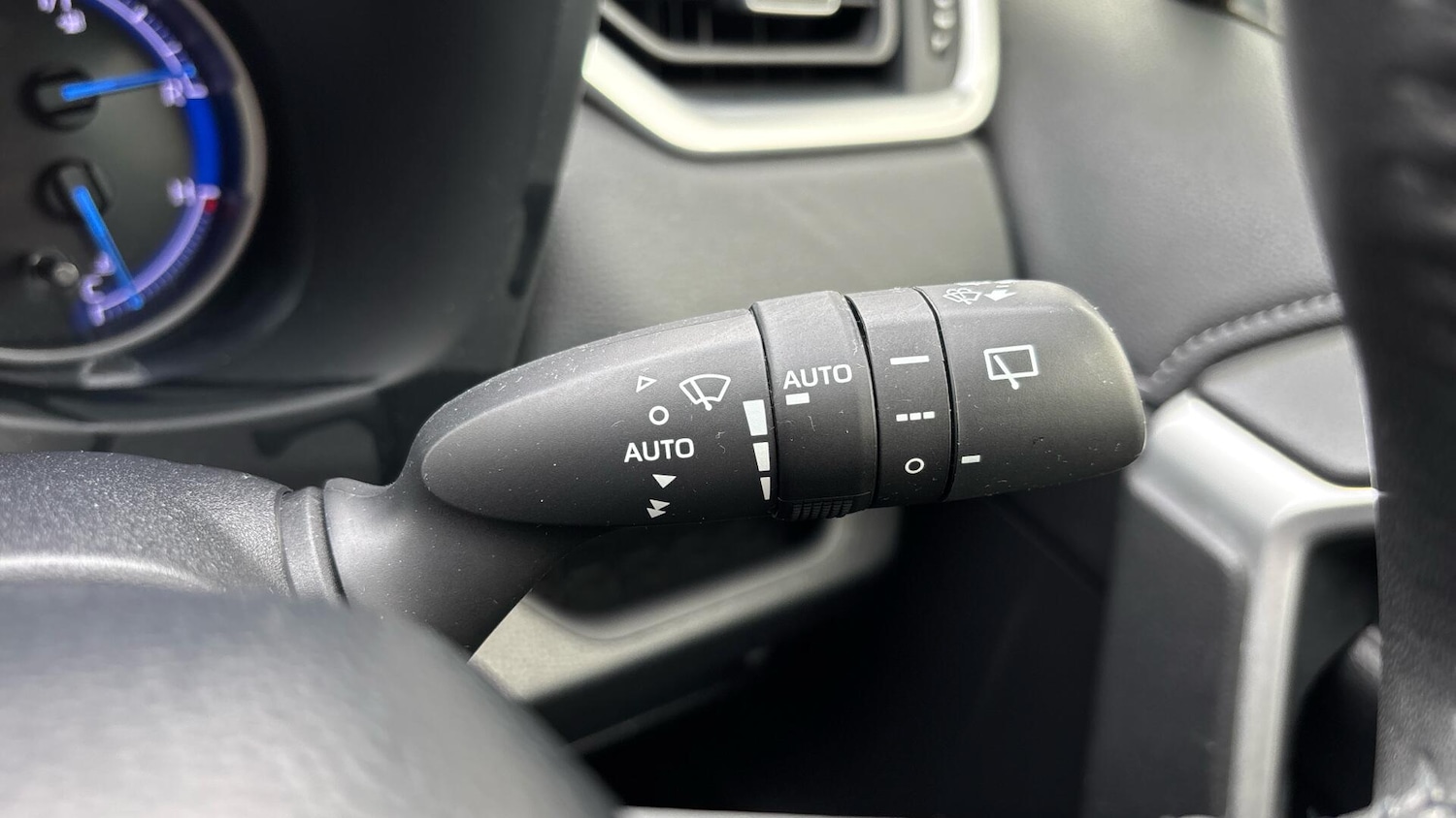 Used Toyota RAV4 2020 for sale - 76432005: Photo 47