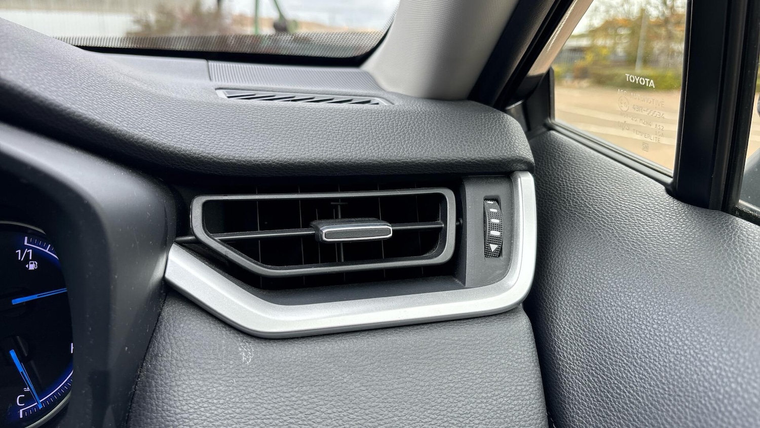 Used Toyota RAV4 2020 for sale - 76432005: Photo 55