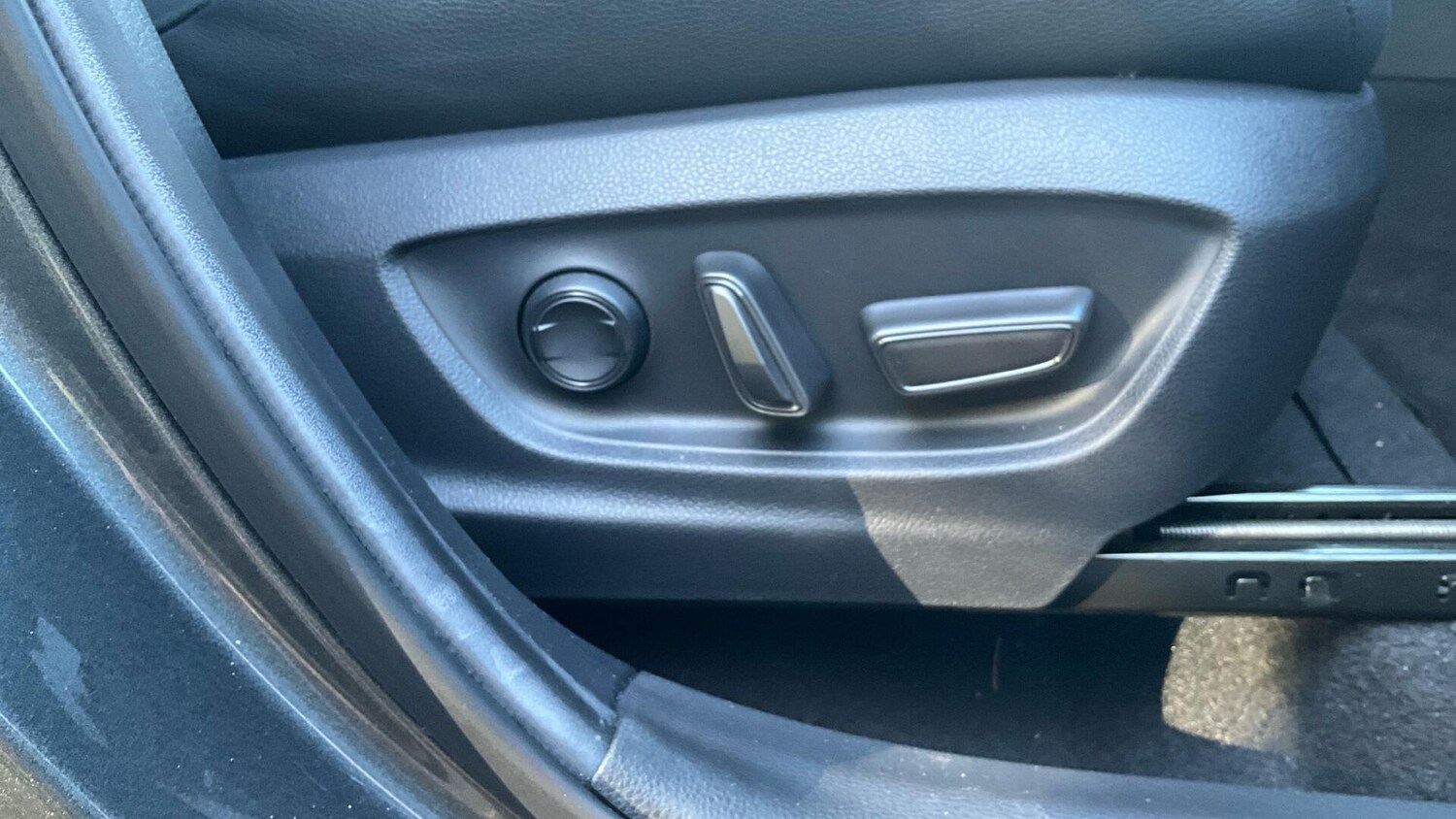 Used Toyota C-HR for sale - 76528084: Photo 34