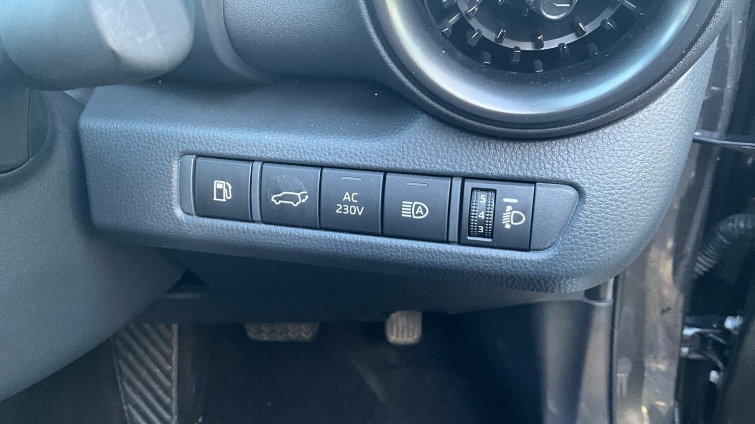 Used Toyota C-HR for sale - 76528084: Photo 37