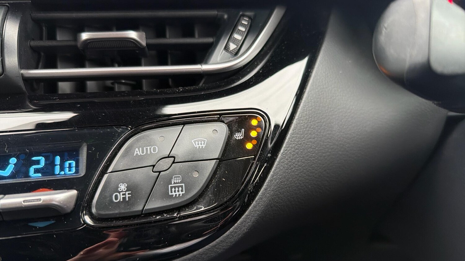 Used Toyota C-HR for sale - 77497523: Photo 48