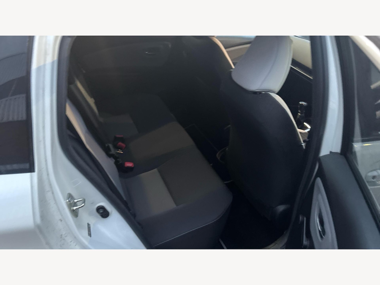 Used Toyota Yaris 2016 for sale - 76457450: Photo 14