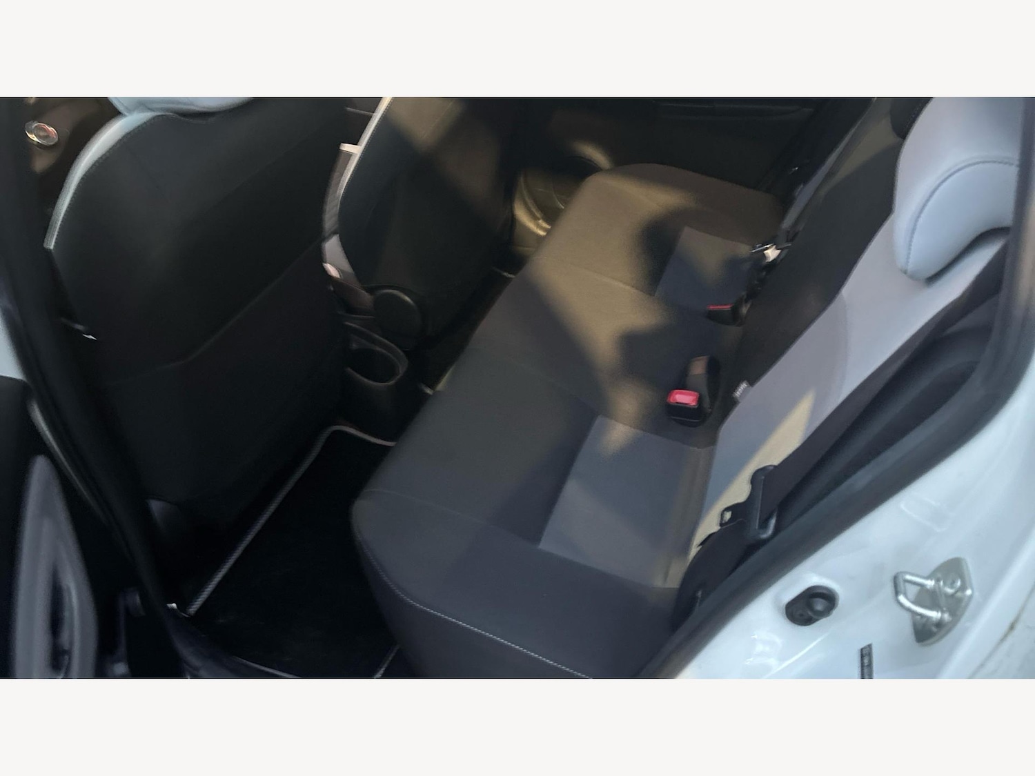 Used Toyota Yaris 2016 for sale - 76457450: Photo 15