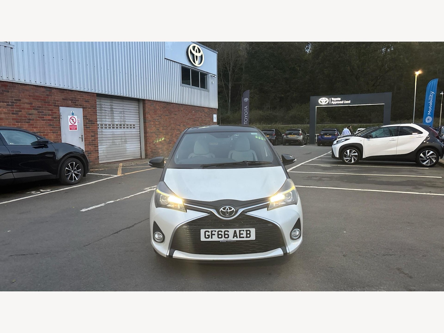 Used Toyota Yaris 2016 for sale - 76457450: Photo 17