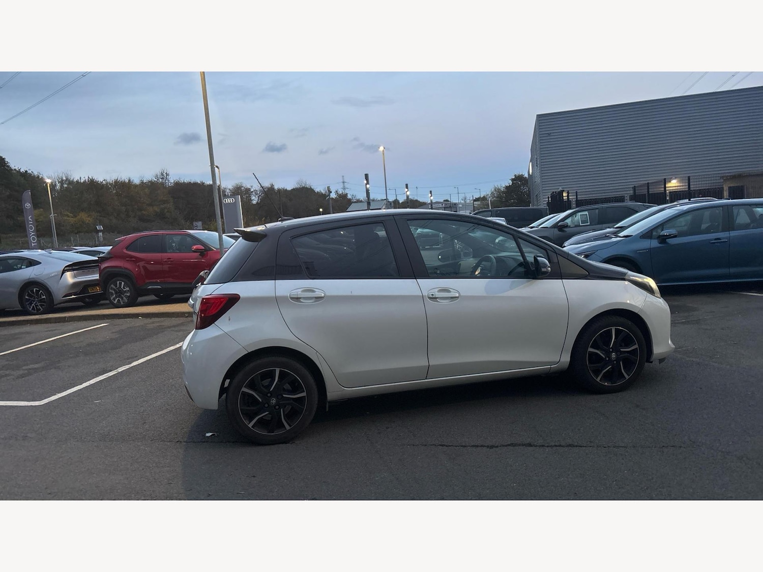 Used Toyota Yaris 2016 for sale - 76457450: Photo 18