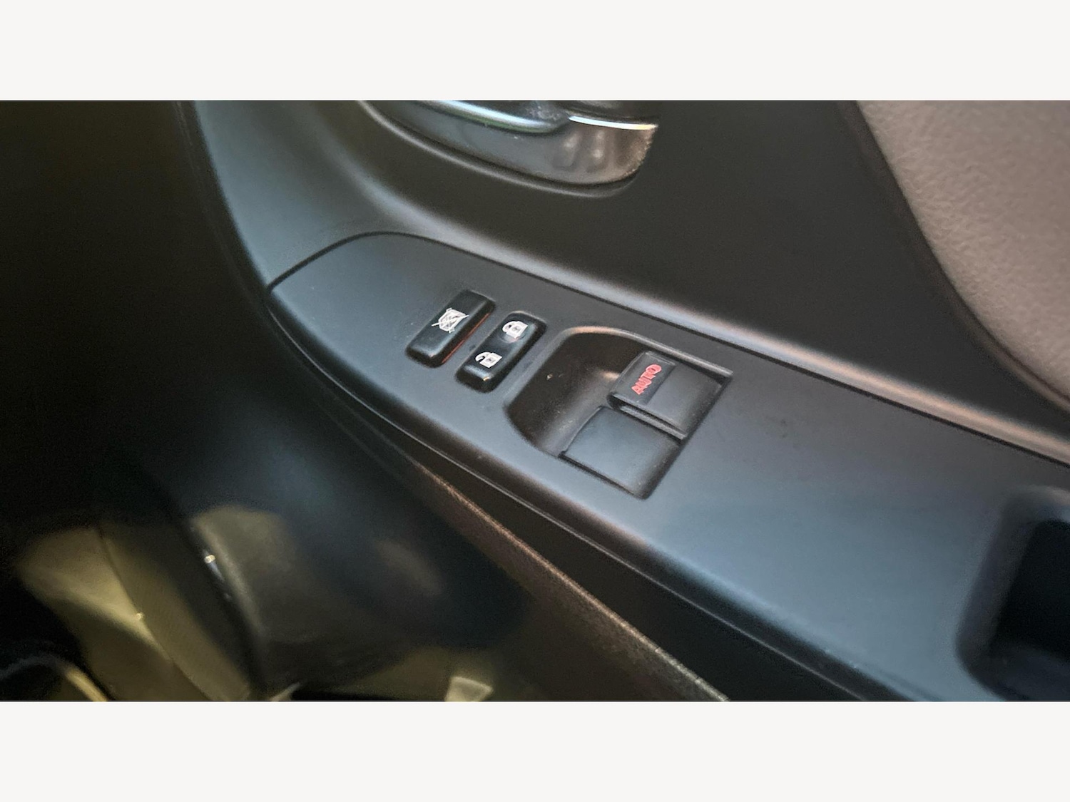 Used Toyota Yaris 2016 for sale - 76457450: Photo 25