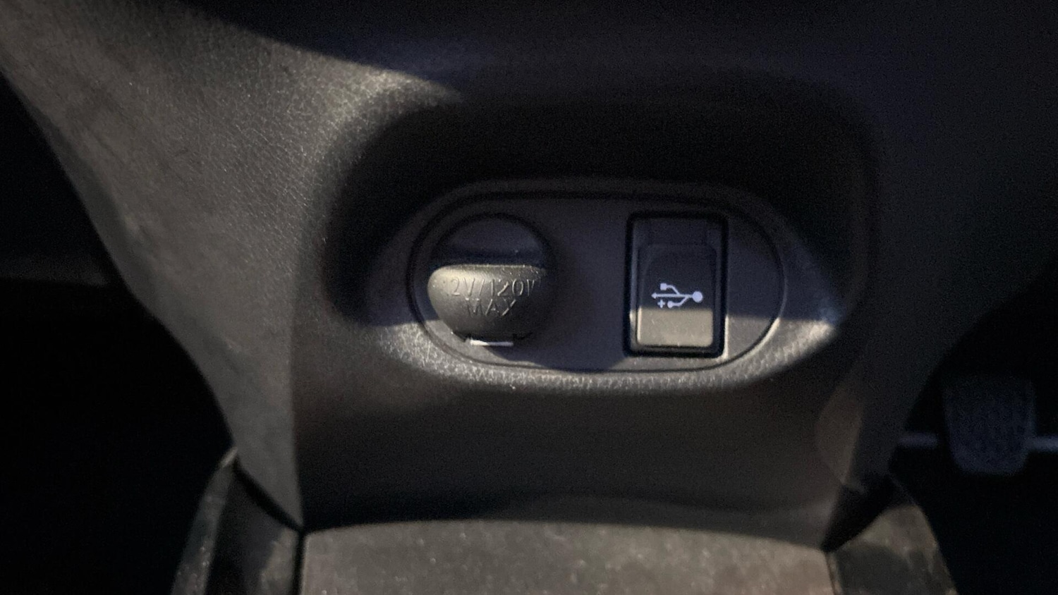 Used Toyota Yaris 2016 for sale - 76457450: Photo 38