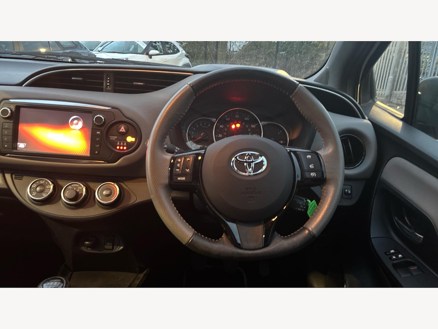 Used Toyota Yaris 2016 for sale - 76457450: Photo 8