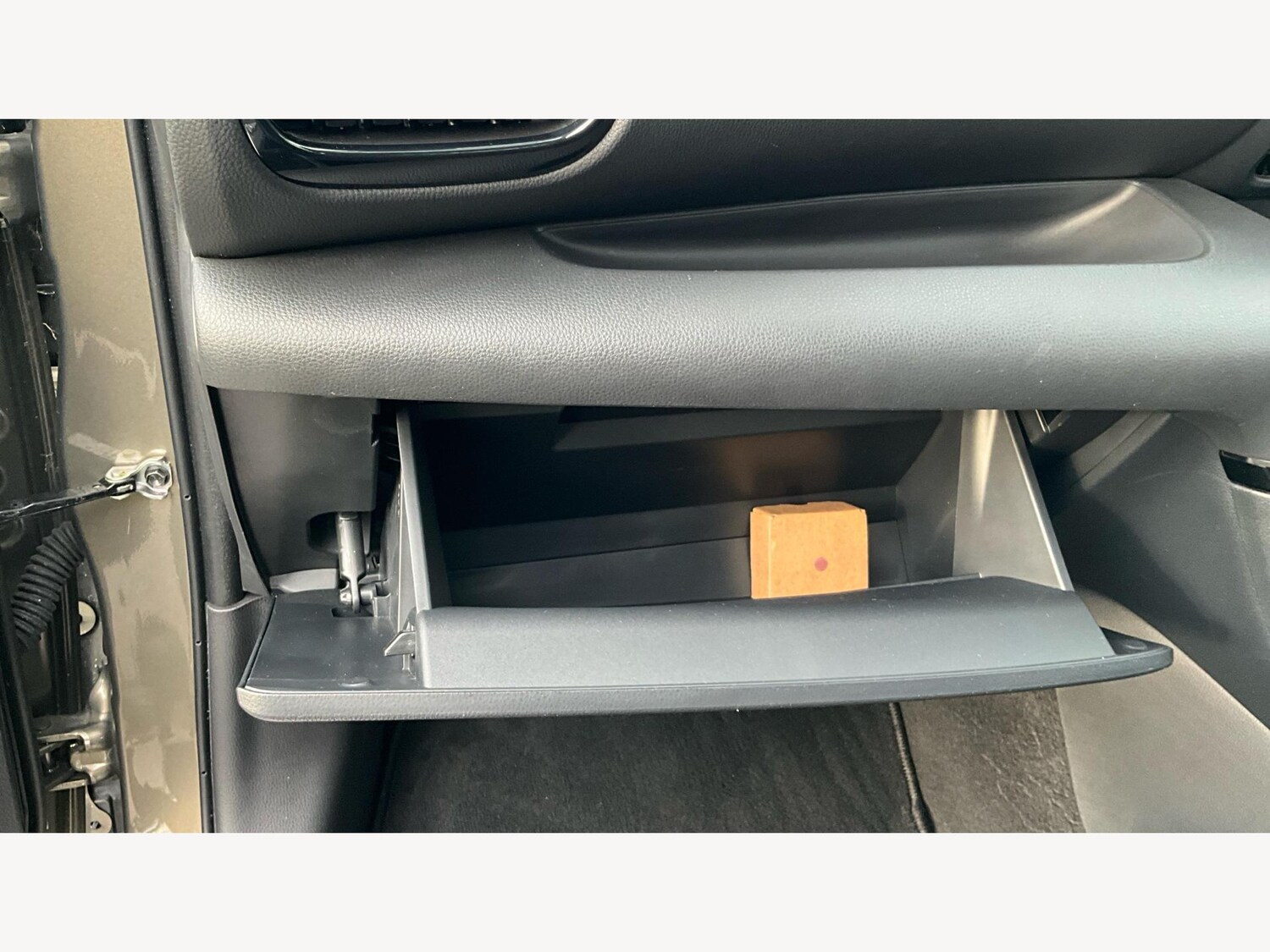 Used Toyota Yaris 2024 for sale - 76227554: Photo 25