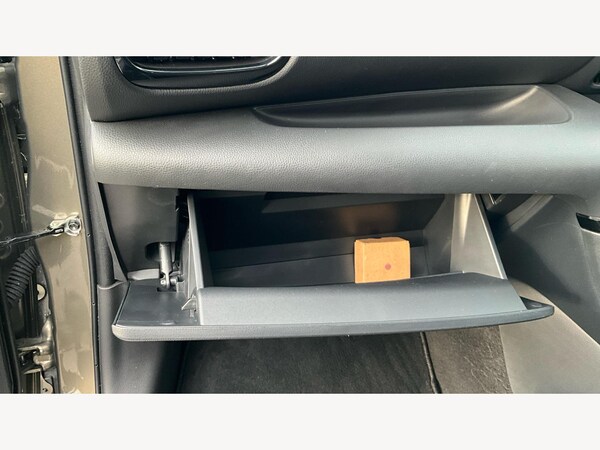 Used Toyota Yaris 2024 for sale - 76227554: Photo 25
