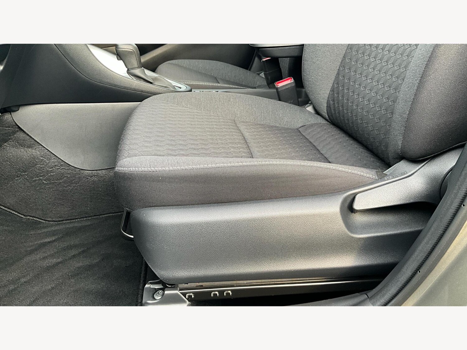 Used Toyota Yaris 2024 for sale - 76227554: Photo 26