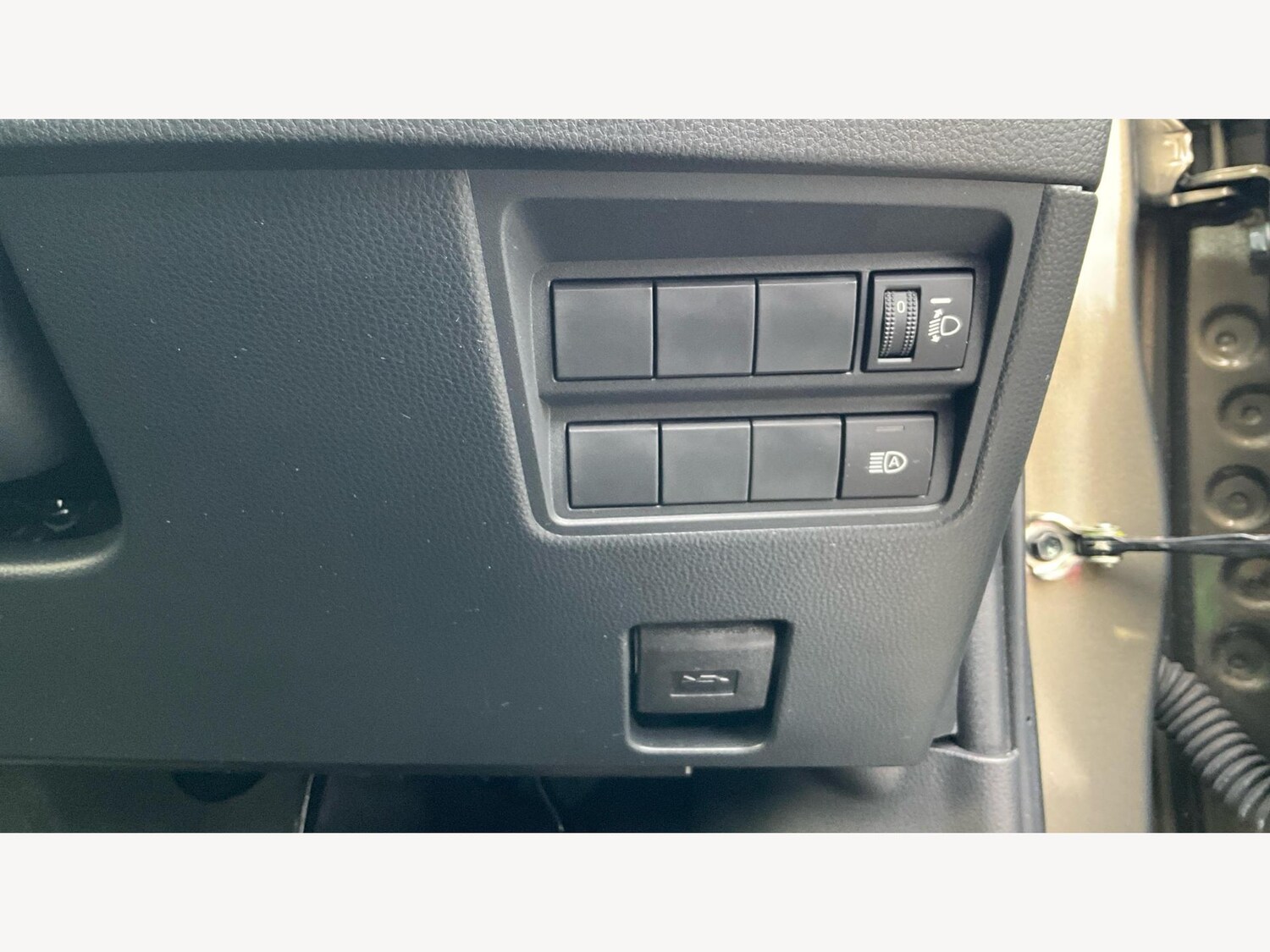 Used Toyota Yaris 2024 for sale - 76227554: Photo 31