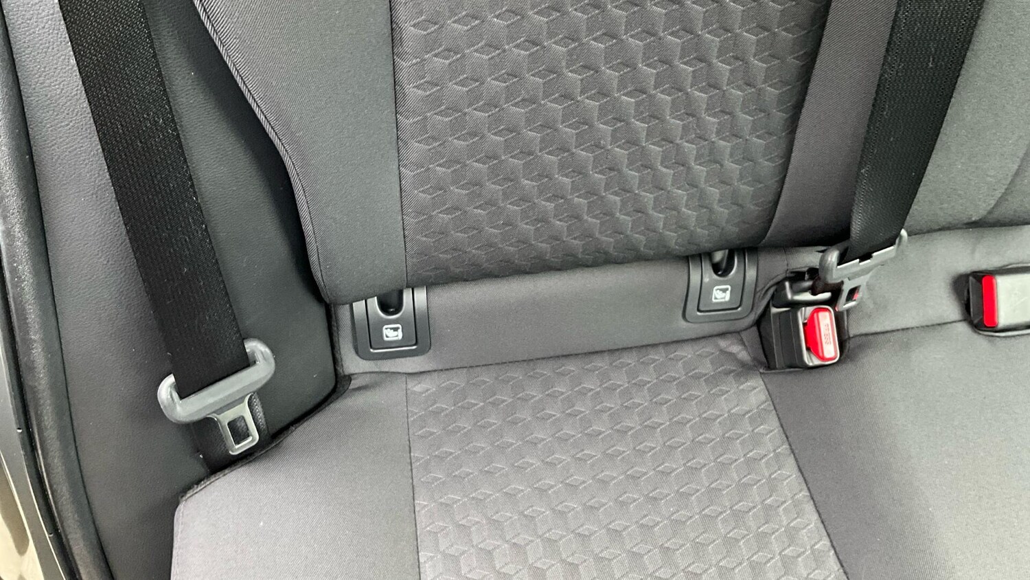 Used Toyota Yaris 2024 for sale - 76227554: Photo 46