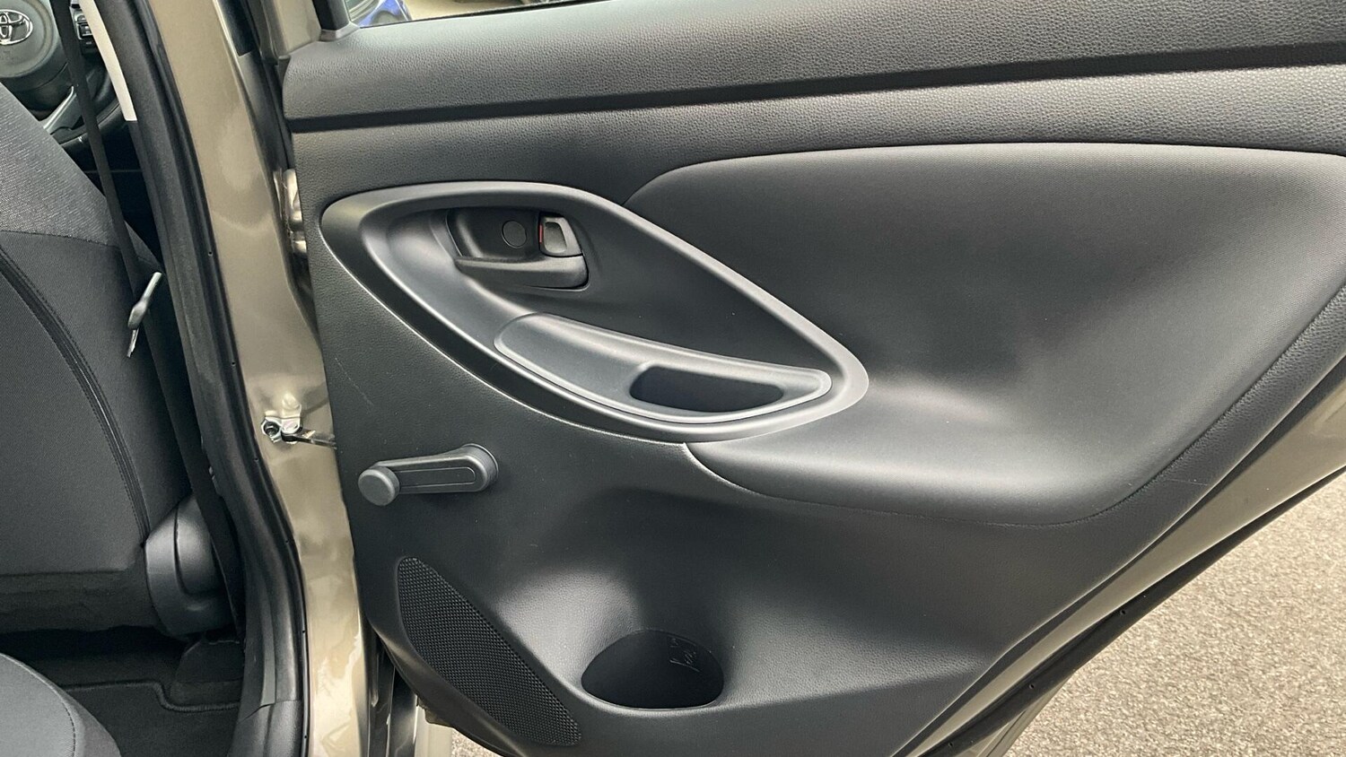 Used Toyota Yaris 2024 for sale - 76227554: Photo 47