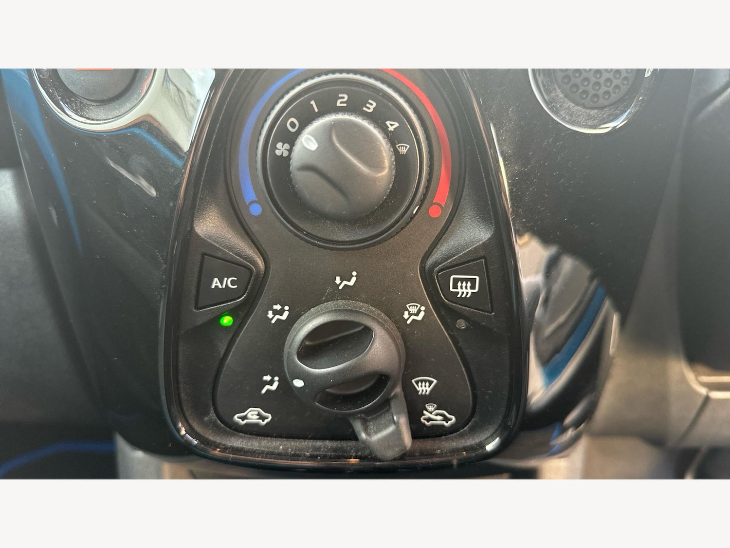 Used Toyota AYGO 2016 for sale - 76527974: Photo 24