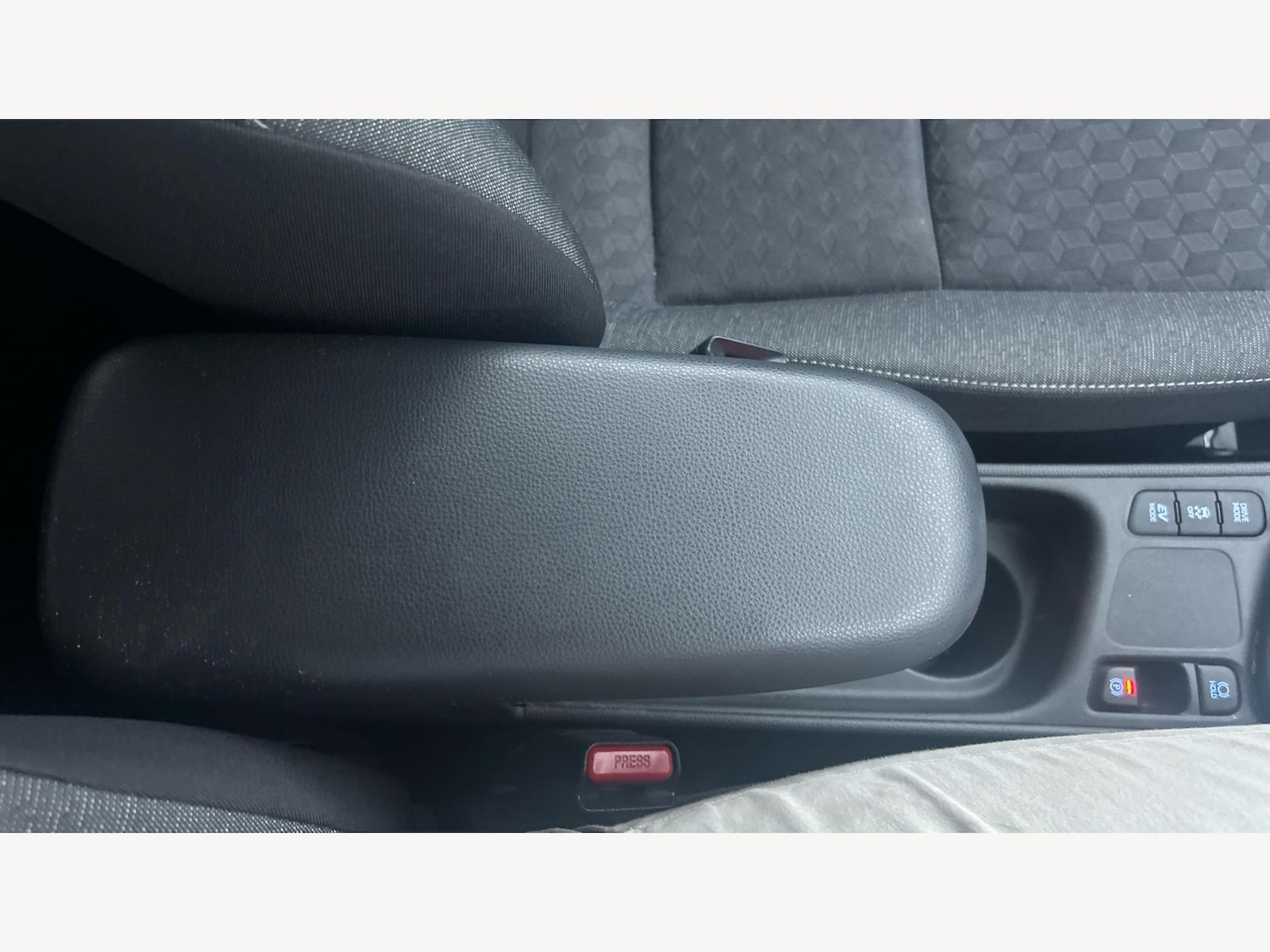 Used Toyota Yaris 2022 for sale - 76666547: Photo 28