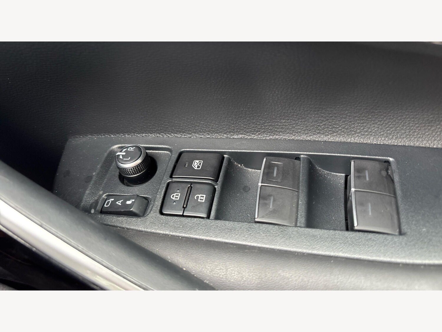 Used Toyota Corolla 2024 for sale - 77597725: Photo 31