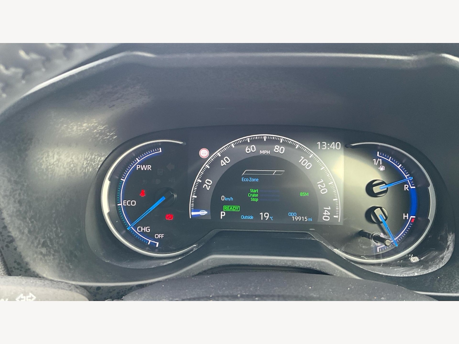 Used Toyota RAV4 2022 for sale - 76001032: Photo 11