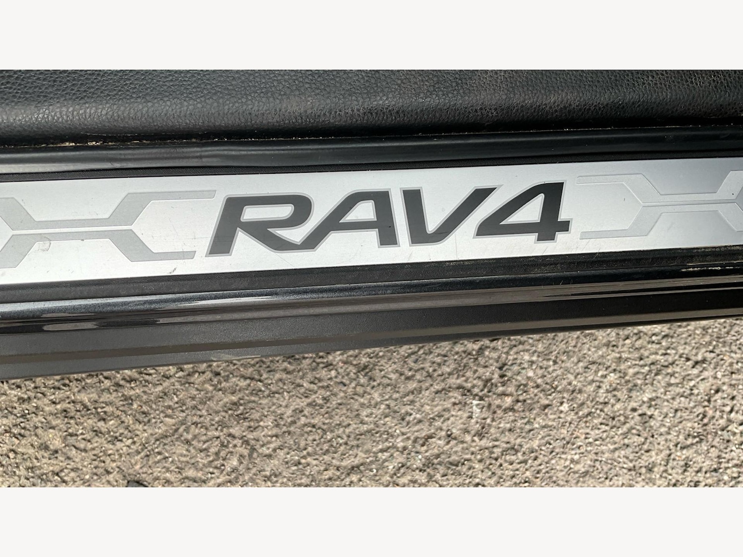 Used Toyota RAV4 2022 for sale - 76001032: Photo 24