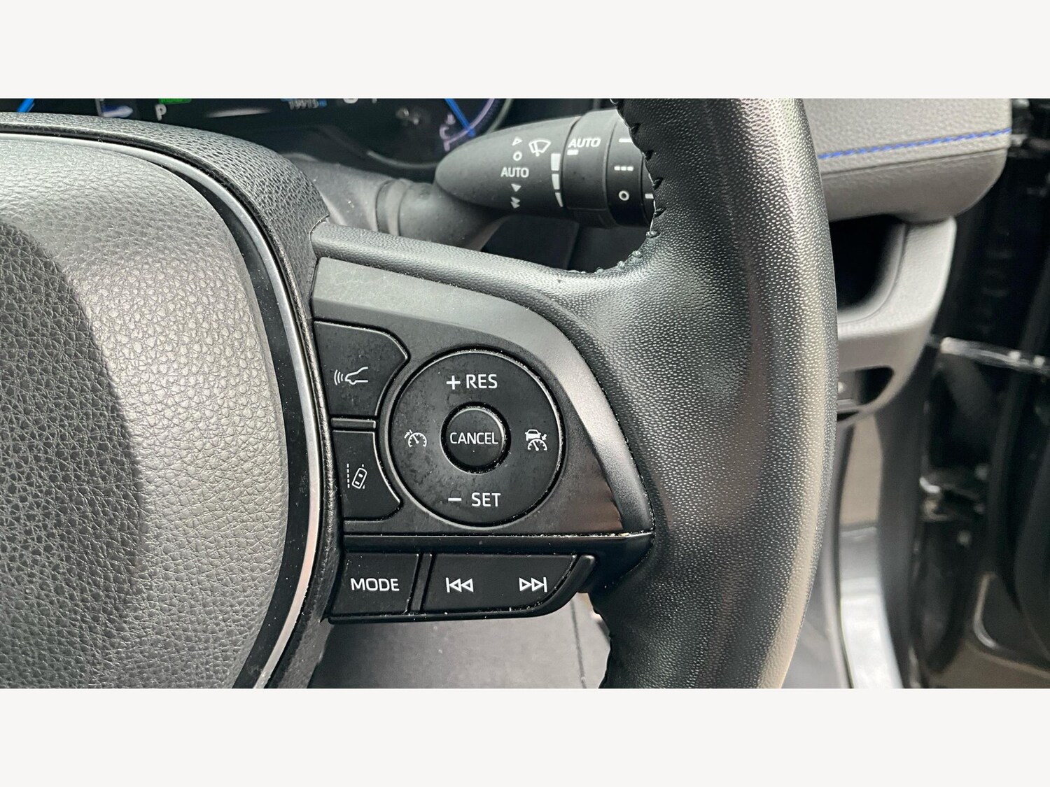 Used Toyota RAV4 2022 for sale - 76001032: Photo 27
