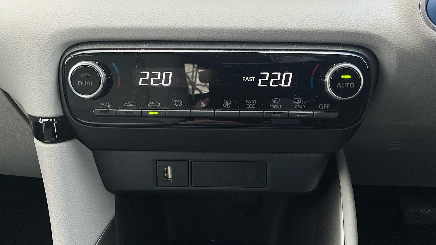 Used Toyota Yaris 2023 for sale - 77109670: Photo 34