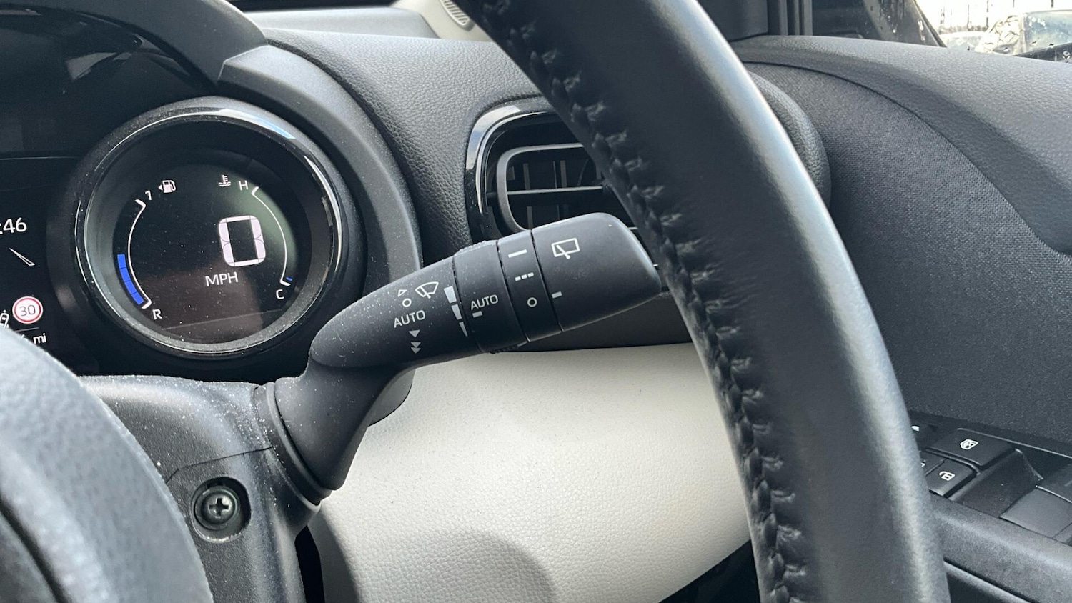 Used Toyota Yaris 2023 for sale - 77109670: Photo 41