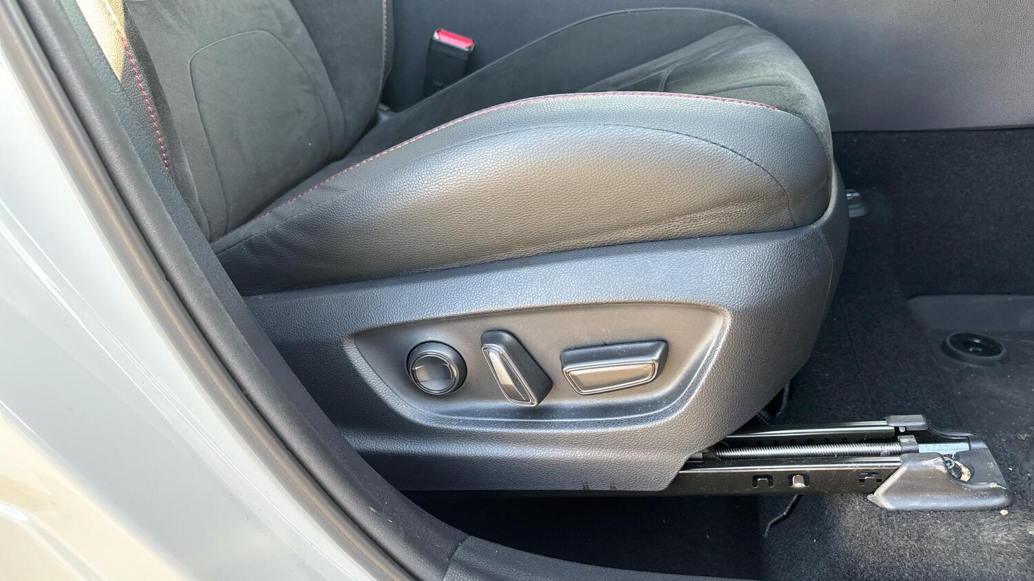 Used Toyota C-HR 2025 for sale - 77081466: Photo 41