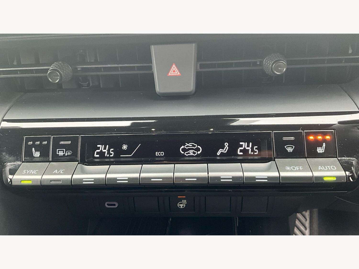 Used Toyota C-HR 2024 for sale - 77839857: Photo 22