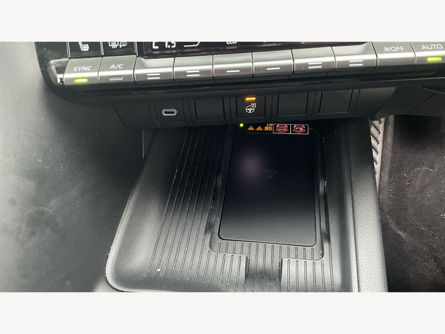 Used Toyota C-HR 2024 for sale - 77839857: Photo 24