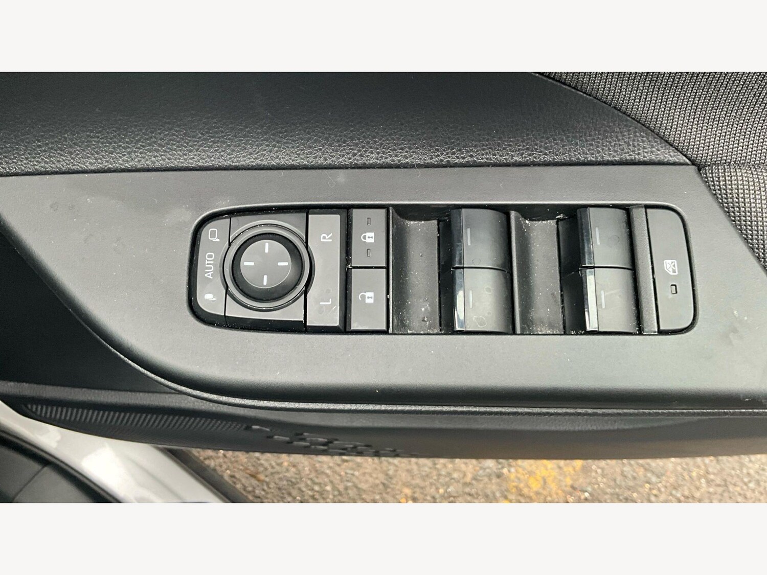 Used Toyota C-HR 2024 for sale - 77839857: Photo 28