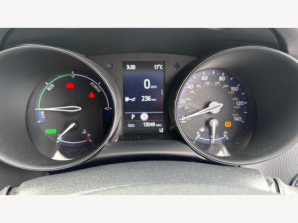 Used Toyota C-HR 2023 for sale - 76012210: Photo 11